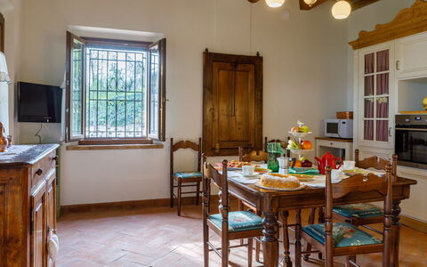 Ca' Pellicciano 8: Möbel, Interior Design, Flooring, Holz, Tabelle, Decke, Küche & Esszimmer Tisch, Zimmer, Esszimmer, Beleuchtung
