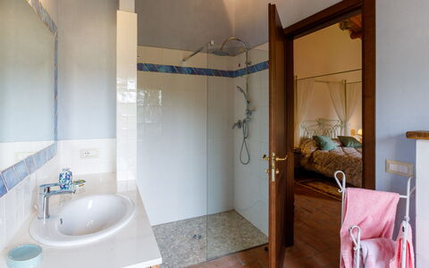 Ca' Pellicciano 8: Flooring, Interior Design, Fussboden, Holz, Armatur, Zimmer, Beleuchtung, Decke, Badezimmer, Installation