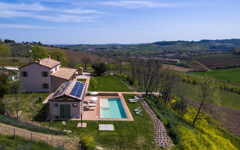 Ca' Pellicciano 8: Schwimmbad, Haus, Zuhause, Estate, Hütte, Resort, Bauernhaus, Villa, Hinterhof, Eco Hotel