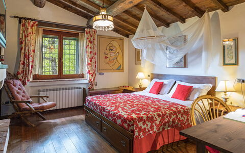 La Cerqua 8: Möbel, Interior Design, Wand, Schlafzimmer, Bett, Linens, Decke, Bettdecke, Textil, Bedding