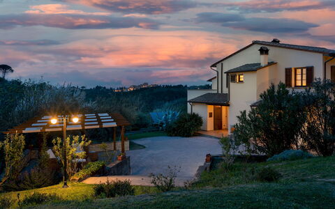 La Villa Nell'Isola Verde 12: Landschaft, Zuhause, Ländliches Gebiet, Hütte, Dämmerung, Estate, Abend, Bauernhaus, Eco Hotel, Villa