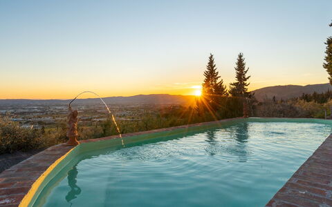 Torre al Poggio 8: Blau, Schwimmbad, Dämmerung, Abend, Sonnenaufgang, Sonnenuntergang, Eco Hotel, Afterglow