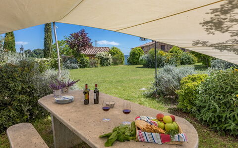 Podere San Ansano 14+2: Möbel, Schatten, Garten, Gartenmöbel, Stuhl, Tisch Im Freien, Freizeit, Landscaping, Überdachung, Garten