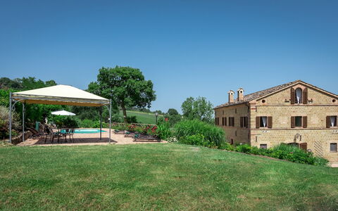Villa Casanostra 12: Estate, Menschliche Siedlung, Zuhause, Bauernhaus, Hazienda, Villa, Garten, Villa, Rasen