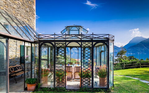 Villa la Dolce 8: Eisen, Garten, Stuhl, Glas, Outdoor Struktur, Eco Hotel, Blumentopf, Veranda, Zimmerpflanze, Landscaping