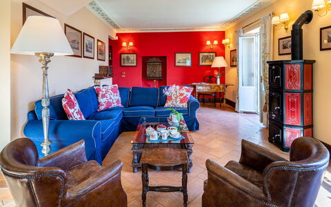 Villa la Dolce 8: Möbel, Interior Design, Couch, Wand, Flooring, Wohnzimmer, Zimmer, Fussboden, Holz, Decke