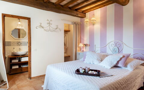 Villa Beltramonto 14: Interior Design, Möbel, Wand, Schlafzimmer, Holz, Bett, Flooring, Zuhause, Beleuchtung, Fussboden