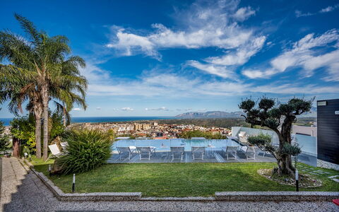 Villa Relax 12+2: Himmel, Landschaft, Urban Design, Resort, Eco Hotel, Landscaping, Ferienort, Strandresort, Hotel