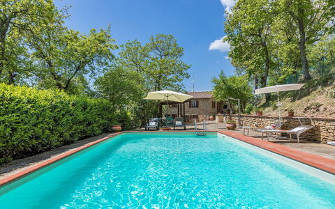 Casa Largnano 6+2: Schwimmbad, Hazienda, Villa, Water Feature, Hinterhof, Eco Hotel