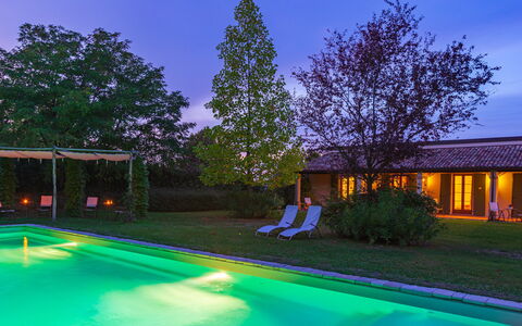 La Tana del Ghiro 18: Blau, Schwimmbad, Resort, Estate, Thermae, Eco Hotel, Hazienda, Bauernhaus, Garten, Hinterhof