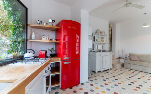 Trullo Santa Pazienza 6+3: Küche, Küchengerät, Interior Design, Major Appliance, Flooring, Countertop, Möbel, Haushaltsgerät, Fussboden, Cabinetry