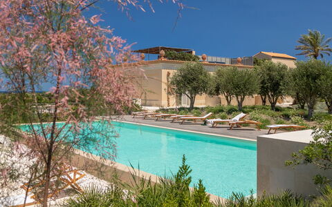Villa Passo degli Aironi 12: Wohngebiet, Schwimmbad, Estate, Resort, Hazienda, Eco Hotel, Villa, Landscaping, Gartenmöbel, Hof