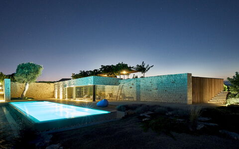 Villa Majoli 9: Schwimmbad, Verbundwerkstoff, Resort, Estate, Eco Hotel, Landscaping, Villa, Water Feature, Design, Hotel