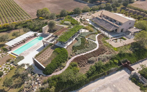 Villa Majoli 9: Wohngebiet, Estate, Zuhause, Dach, Grundstueck, Schwimmbad, Landscaping, Garten, Villa, Resort