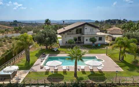 Villa Alessia 6: Schwimmbad, Resort, Wohngebiet, Estate, Freizeit, Regenschirm, Villa, Hazienda, Villa, Eco Hotel