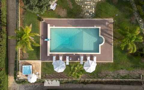 Villa Alessia 6: Schwimmbad, Resort, Gartenmöbel, Verbundwerkstoff, Eco Hotel, Thermae, Freizeit, Sonnenliege, Water Feature, Hazienda
