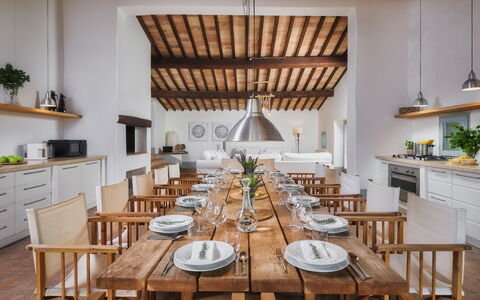 Villa Carmeli 12+2: Möbel, Interior Design, Holz, Flooring, Decke, Tabelle, Küche & Esszimmer Tisch, Küche, Zuhause, Stuhl