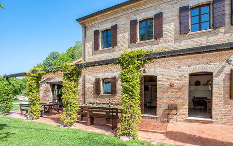 Casa Melograno 11+2: Estate, Garten, Backstein, Villa, Hazienda, Landscaping, Rasen, Villa, Garten, Bauernhaus