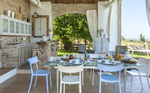 Casa Pilar 4+1: Möbel, Stuhl, Tabelle, Küche & Esszimmer Tisch, Interior Design, Esszimmer, Gartenmöbel, Tisch Im Freien, Restaurant, Tischdecke