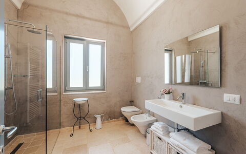 La Torre di Monsignore 12: Flooring, Wand, Fussboden, Interior Design, Armatur, Decke, Badezimmer, Beleuchtung, Zimmer, Installation