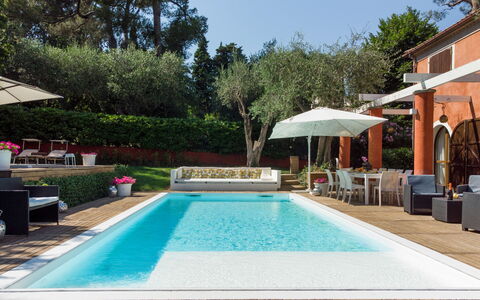 Villa Rossa 12: Schwimmbad, Resort, Verbundwerkstoff, Eco Hotel, Garten, Water Feature, Blumentopf, Freizeit, Gartenmöbel, Schatten