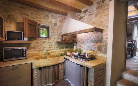 Casa di Pan 6: Holz, Interior Design, Möbel, Küche, Flooring, Countertop, Küchengerät, Zuhause, Fussboden, Major Appliance