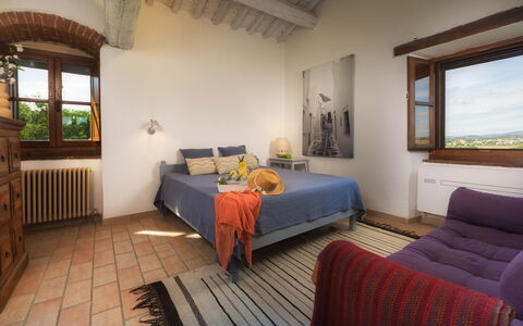 La Vecchia Pieve 8: Möbel, Wand, Interior Design, Holz, Schlafzimmer, Flooring, Zimmer, Bett, Fussboden, Zuhause