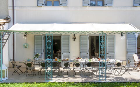 Villa Cappelletti 16+2: Möbel, Gartenmöbel, Tür, Markise, Tisch Im Freien, Balkon, Schatten, Stuhl, Veranda, Eisen