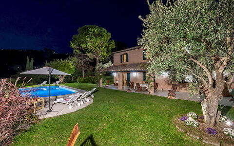 Villa Il Baiocco 8: Zuhause, Estate, Garten, Hinterhof, Resort, Hütte, Rasen, Hazienda, Schwimmbad, Garten
