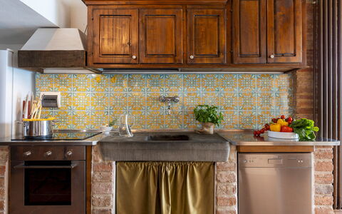 Il Romitoio 12: Küche, Interior Design, Countertop, Flooring, Fussboden, Cabinetry, Küchengerät, Fliese, Zimmer, Zapfhahn