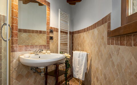 Il Romitoio 12: Wand, Flooring, Interior Design, Armatur, Fussboden, Decke, Fliese, Installation, Badezimmer, Zapfhahn