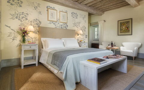 Villa Metelliano 10: Möbel, Interior Design, Wand, Bett, Schlafzimmer, Flooring, Fussboden, Zimmer, Decke, Linens
