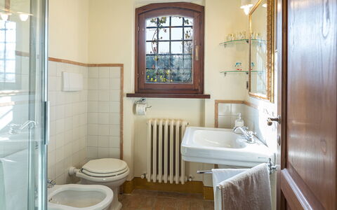 Casale Santa Lucia 8+2: Interior Design, Flooring, Armatur, Bad Sink, Fussboden, Zapfhahn, Sinken, Installation, Badezimmer, Zuhause