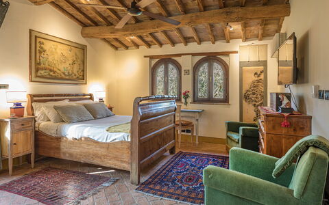 Casale Santa Lucia 8+2: Möbel, Interior Design, Bett, Schlafzimmer, Holz, Flooring, Zuhause, Bettdecke, Fussboden, Beleuchtung