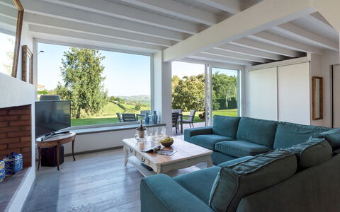 Villa Bubi 8+1: Möbel, Interior Design, Couch, Flooring, Fussboden, Zuhause, Zimmer, Wohnzimmer, Decke