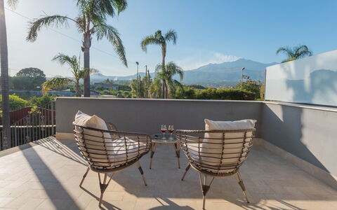 Villa Ingrid 12: Möbel, Gartenmöbel, Stuhl, Schatten, Eco Hotel, Balkon, Zimmerpflanze, Resort, Tisch Im Freien