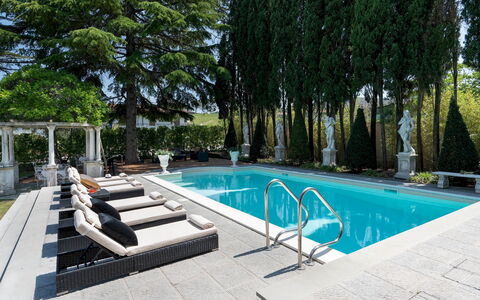 Villa Irma 10: Schwimmbad, Gartenmöbel, Resort, Freizeit, Verbundwerkstoff, Schatten, Eco Hotel, Water Feature, Garten, Landscaping