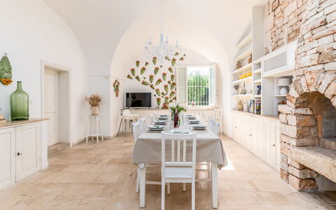 Masseria Profilo 8: Möbel, Interior Design, Flooring, Tabelle, Stuhl, Decke, Beleuchtung, Fussboden, Küche & Esszimmer Tisch, Esszimmer