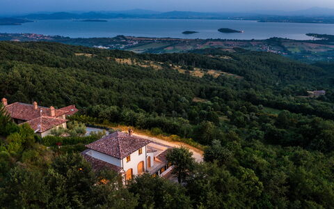Villa Maggiorana 10: Hügel, Natürliche Landschaft, Landschaft, Hochland, Ländliches Gebiet, Bergstation, Gebirge, Steigung, Hütte, Dorf