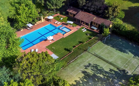 Tenuta Contessa Chiara 17: Schwimmbad, Resort, Estate, Eco Hotel, Hazienda, Vogelperspektive, Villa, Landscaping, Garten, Park