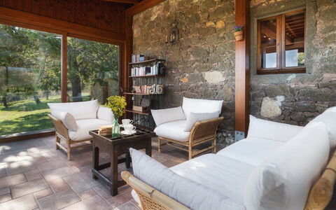 Podere Il Chiesino 8+2: Möbel, Flooring, Holz, Interior Design, Fussboden, Stuhl, Tabelle, Decke, Zuhause, Wohnzimmer