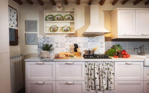 Podere Il Chiesino 8+2: Küche, Interior Design, Möbel, Major Appliance, Cabinetry, Countertop, Küchengerät, Flooring, Zuhause, Zimmer