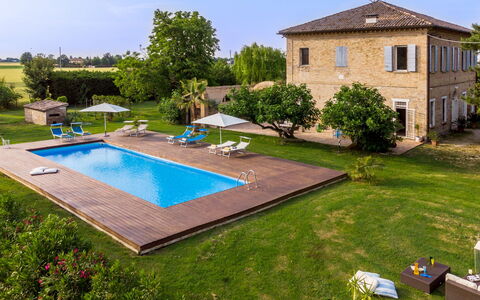 Villa Rustica 8: Schwimmbad, Estate, Resort, Bauernhaus, Rasen, Garten, Hazienda, Landscaping, Villa, Eco Hotel