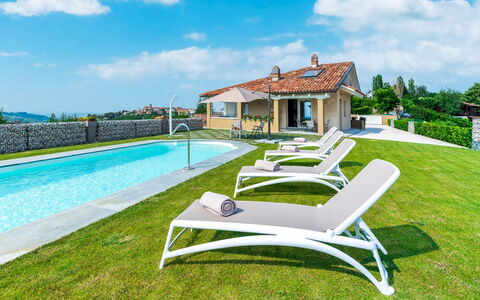 Tramonto Albese 4: Blau, Schwimmbad, Resort, Zuhause, Estate, Eco Hotel, Villa, Bauernhaus, Hazienda, Gartenmöbel