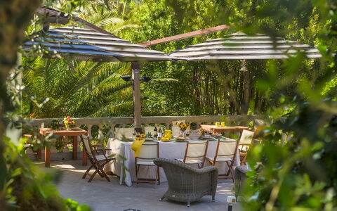 Villa Gaius 8+2: Möbel, Tabelle, Gartenmöbel, Schatten, Stuhl, Tisch Im Freien, Garten, Resort, Eco Hotel, Outdoor Struktur