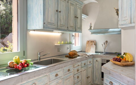 Villa Padulella 8+2: Küche, Countertop, Cabinetry, Interior Design, Holz, Möbel, Küchengerät, Zuhause, Sinken, Major Appliance