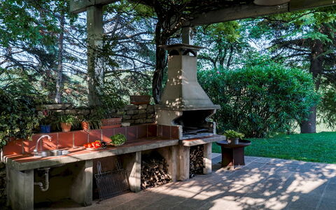 Villa degli Ulivi 8: Garten, Hinterhof, Schatten, Landscaping, Outdoor Struktur, Blumentopf, Rasen, Design, Garten, Terrasse