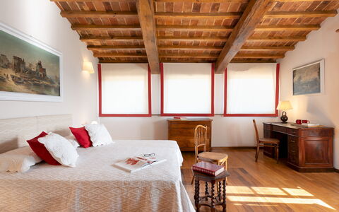 Cosciano 12: Möbel, Interior Design, Wand, Bett, Flooring, Schlafzimmer, Holz, Fussboden, Decke, Zimmer