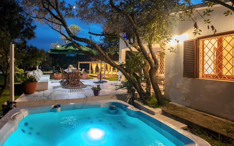 Casa Valentina 6: Schwimmbad, Nacht, Resort, Beleuchtung, Möbel, Eco Hotel, Landschaft Beleuchtung, Estate, Gartenmöbel, Blumentopf