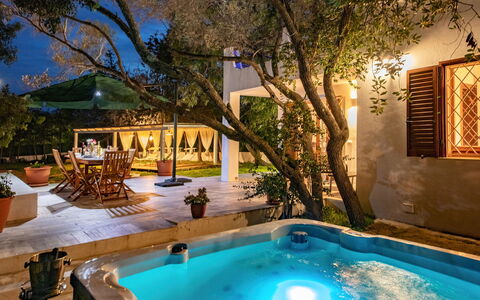 Casa Valentina 6: Schwimmbad, Resort, Möbel, Nacht, Beleuchtung, Gartenmöbel, Eco Hotel, Landschaft Beleuchtung, Blumentopf, Estate